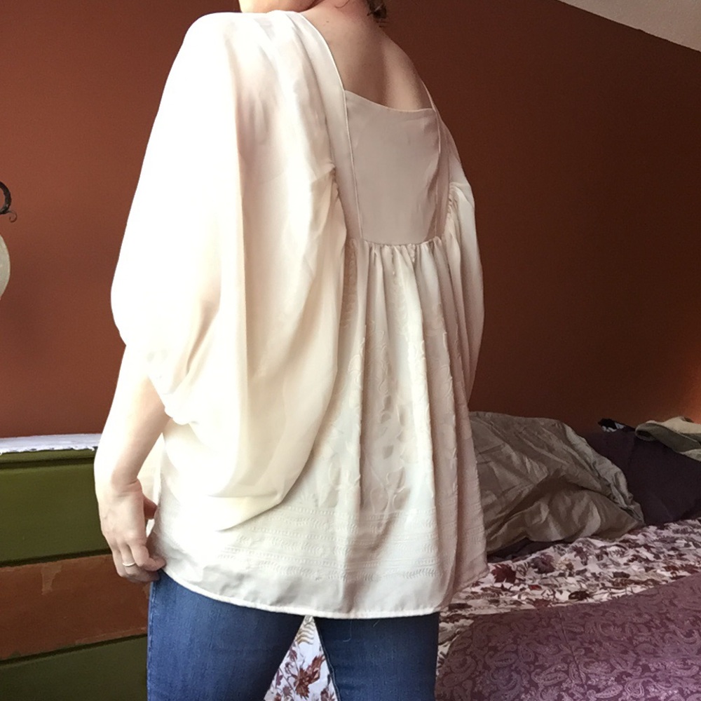 Angelic Top - Picture 3 of 13